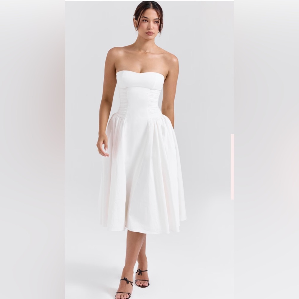 GEORGIANA
WHITE COTTON STRAPLESS MIDI SUNDRESS